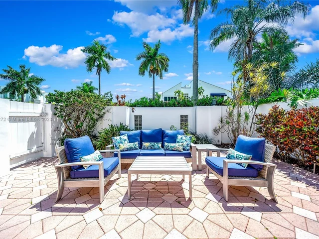 73 Fiesta Way, Fort Lauderdale FL 33301