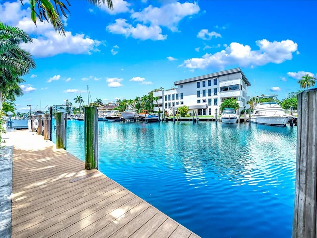 73 Fiesta Way, Fort Lauderdale FL 33301