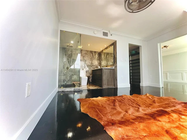 1700 NW N River Dr # 805, Miami FL 33125