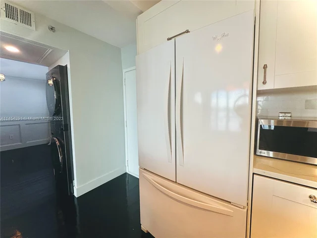 1700 NW N River Dr # 805, Miami FL 33125