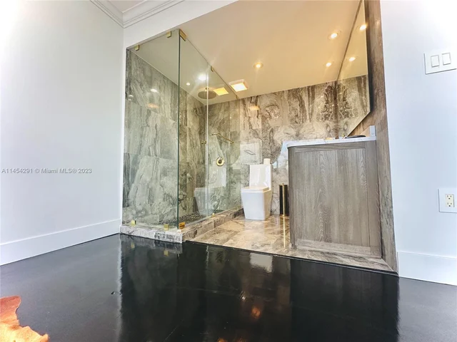 1700 NW N River Dr # 805, Miami FL 33125