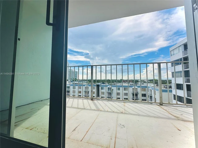 1700 NW N River Dr # 805, Miami FL 33125