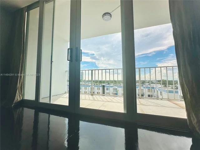 1700 NW N River Dr # 805, Miami FL 33125