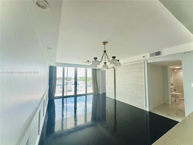 1700 NW N River Dr # 805, Miami FL 33125