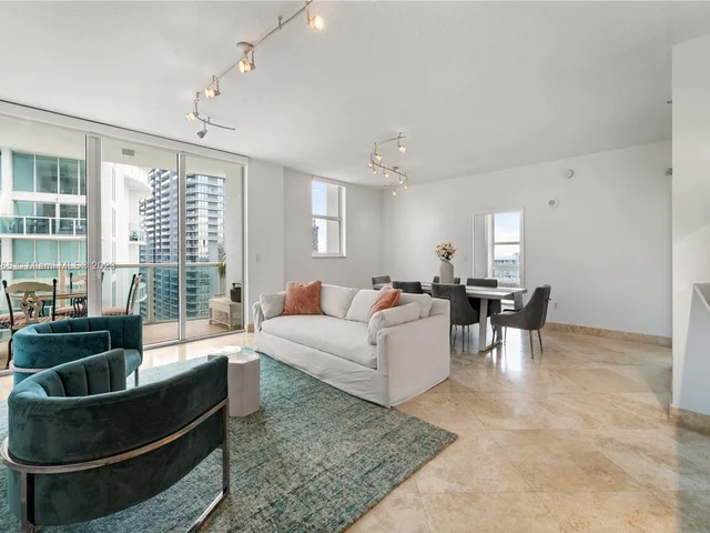 31 SE 5th St # 4021, Miami FL 33131