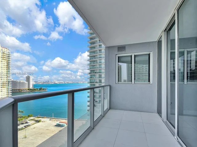 1300 Brickell Bay Dr # 1910, Miami FL 33131