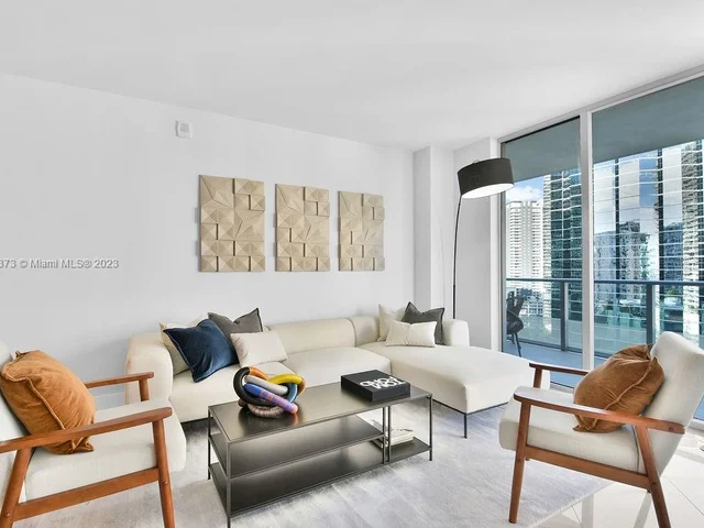 1300 Brickell Bay Dr # 1910, Miami FL 33131