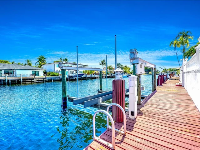 41 Castle Harbor Is, Fort Lauderdale FL 33308