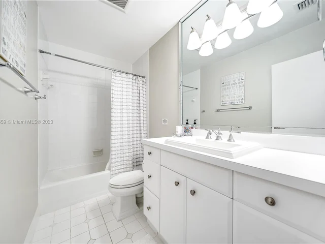 41 Castle Harbor Is, Fort Lauderdale FL 33308