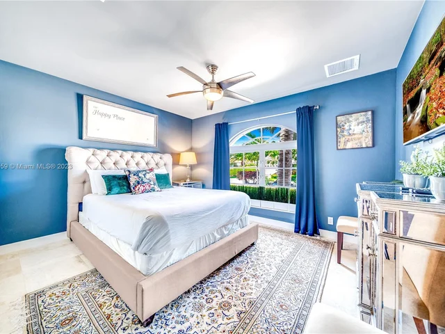 41 Castle Harbor Is, Fort Lauderdale FL 33308