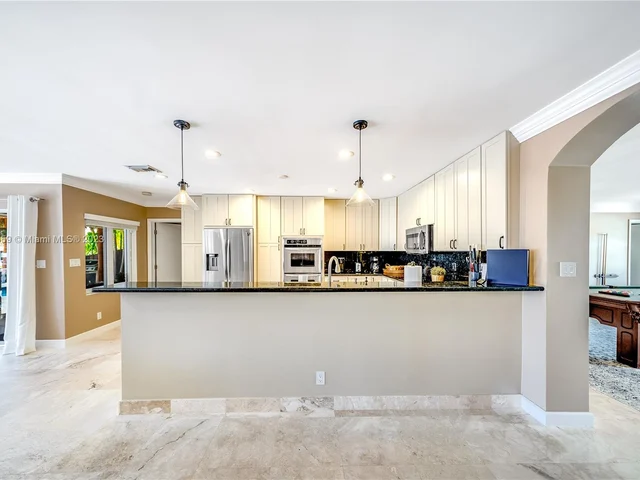 41 Castle Harbor Is, Fort Lauderdale FL 33308