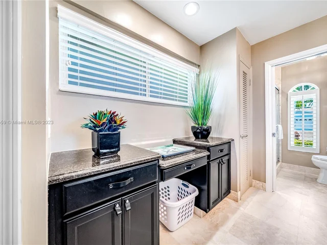 41 Castle Harbor Is, Fort Lauderdale FL 33308