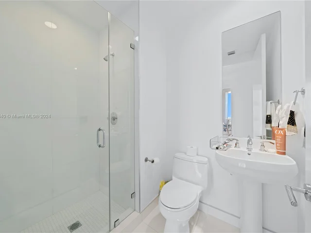 4100 Island Blvd # 3, Aventura FL 33160