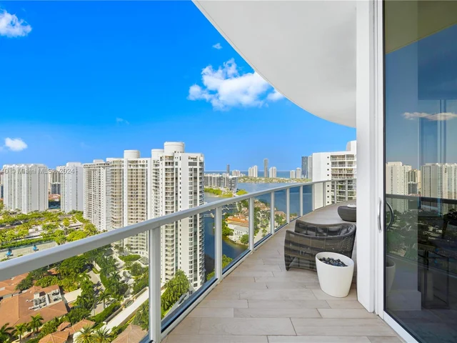 4100 Island Blvd # 3, Aventura FL 33160