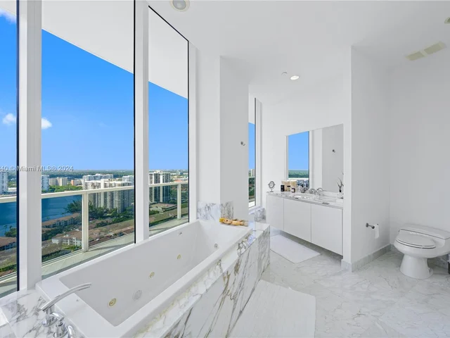 4100 Island Blvd # 3, Aventura FL 33160