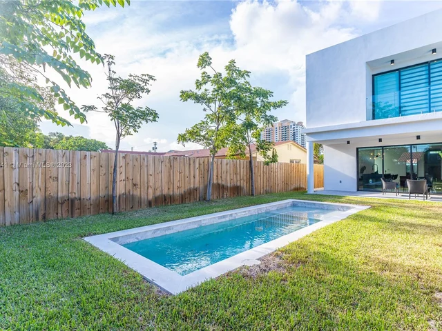 3176 SW 23RD TER # 3176, Miami FL 33145