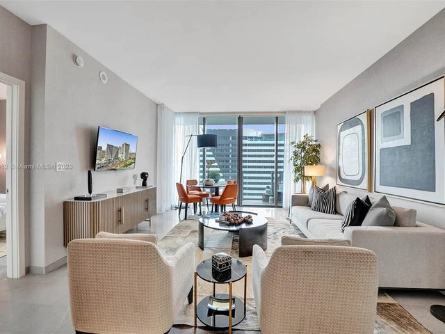 88 SW 7th St # 1408, Miami FL 33130