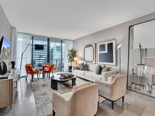 88 SW 7th St # 1408, Miami FL 33130