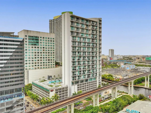 88 SW 7th St # 1408, Miami FL 33130