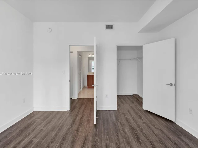 1111 SW 1 AV, Miami FL 33130