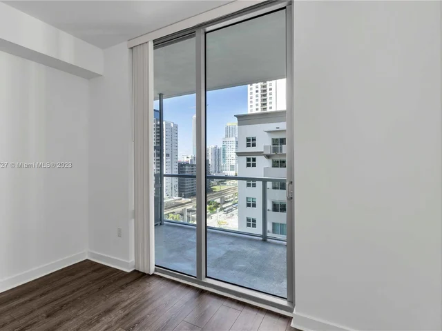 1111 SW 1 AV, Miami FL 33130