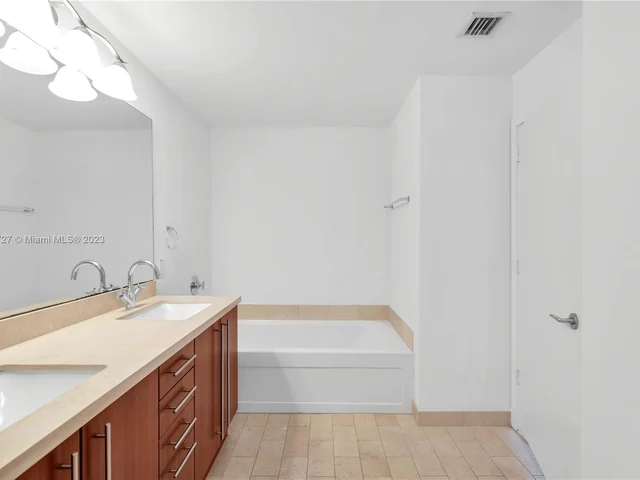 1111 SW 1 AV, Miami FL 33130