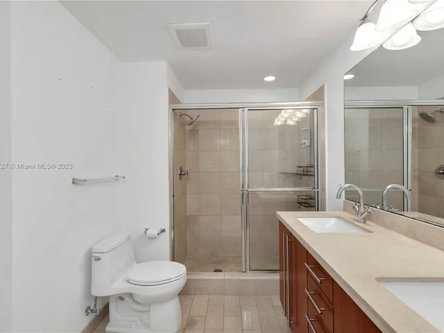 1111 SW 1 AV, Miami FL 33130