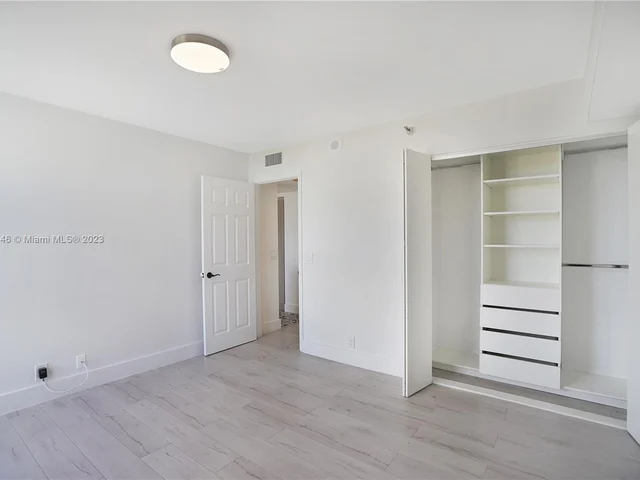 3500 Mystic Pointe Dr # 1504, Aventura FL 33180