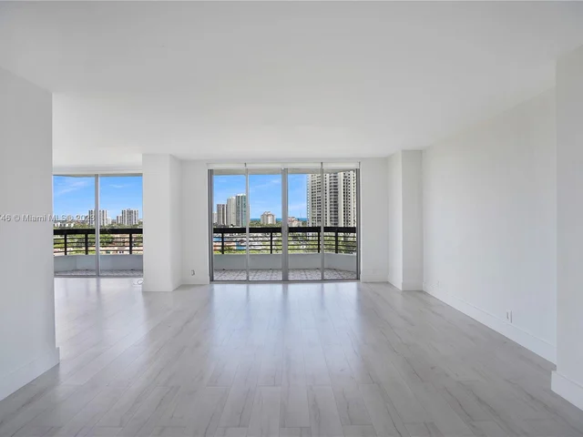 3500 Mystic Pointe Dr # 1504, Aventura FL 33180