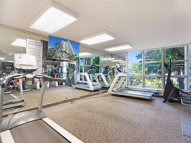 3500 Mystic Pointe Dr # 1504, Aventura FL 33180