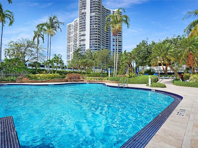 3500 Mystic Pointe Dr # 1504, Aventura FL 33180