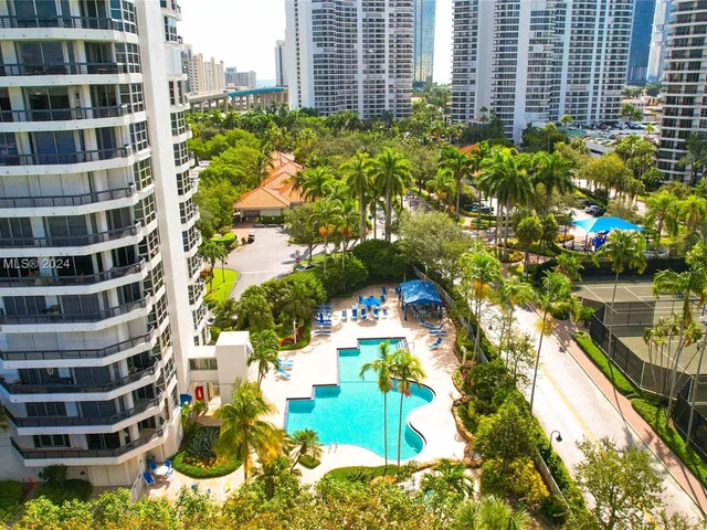 3500 Mystic Pointe Dr # 1504, Aventura FL 33180