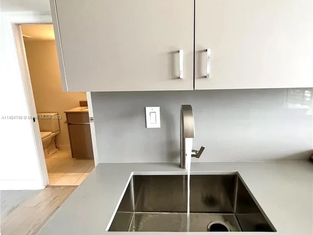 3500 Mystic Pointe Dr # 1504, Aventura FL 33180