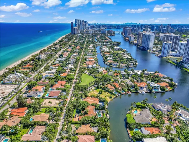 534 N Parkway Pkwy, Golden Beach FL 33160