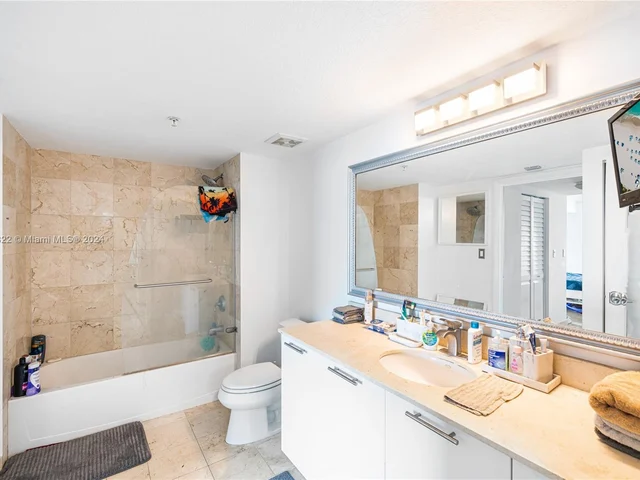 1800 N Bayshore Dr # 4105, Miami FL 33132