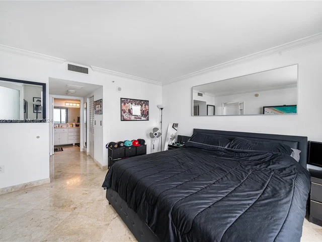 1800 N Bayshore Dr # 4105, Miami FL 33132