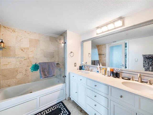 1800 N Bayshore Dr # 4105, Miami FL 33132