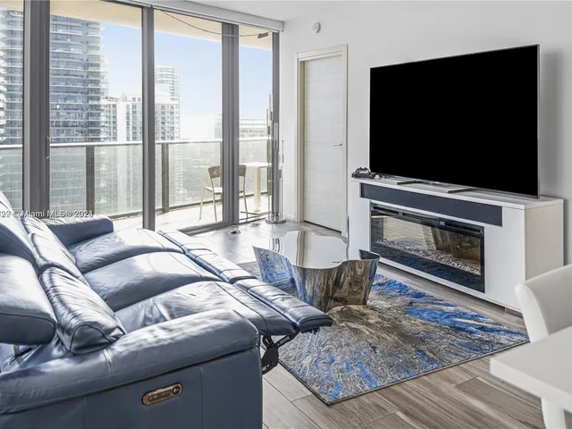 801 S Miami ave # 3904, Miami FL 33130