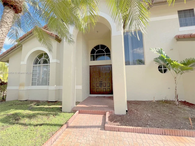 1231 NW 179th Ave, Pembroke Pines FL 33029