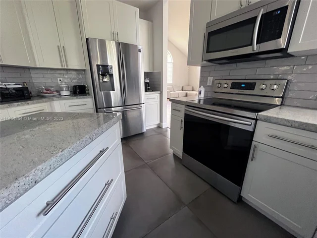 1231 NW 179th Ave, Pembroke Pines FL 33029