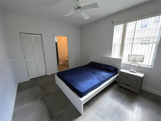 1231 NW 179th Ave, Pembroke Pines FL 33029