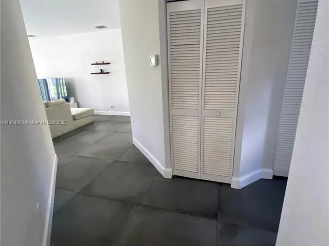 1231 NW 179th Ave, Pembroke Pines FL 33029