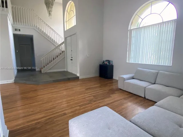 1231 NW 179th Ave, Pembroke Pines FL 33029