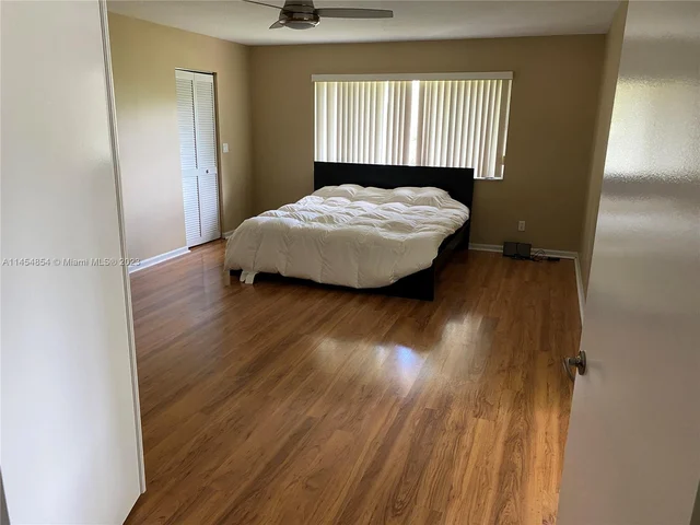 1231 NW 179th Ave, Pembroke Pines FL 33029