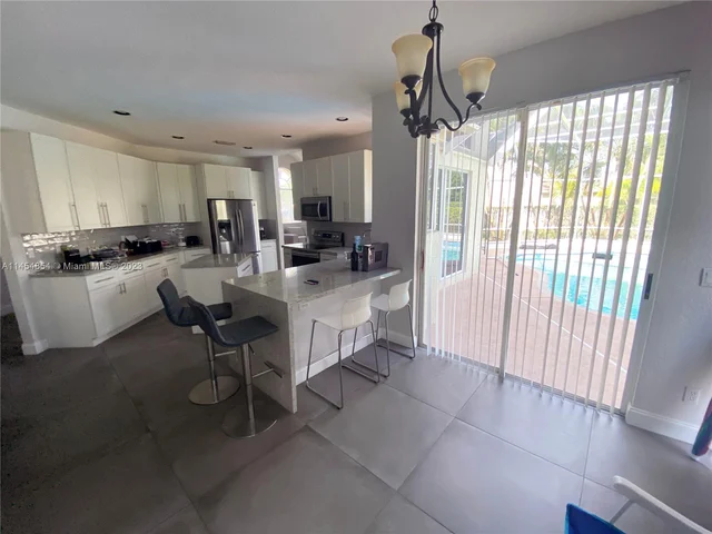 1231 NW 179th Ave, Pembroke Pines FL 33029