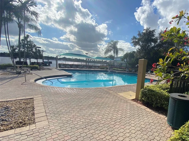 1231 NW 179th Ave, Pembroke Pines FL 33029