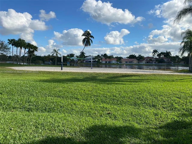 1231 NW 179th Ave, Pembroke Pines FL 33029