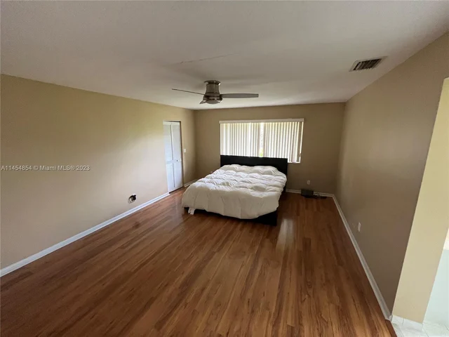 1231 NW 179th Ave, Pembroke Pines FL 33029