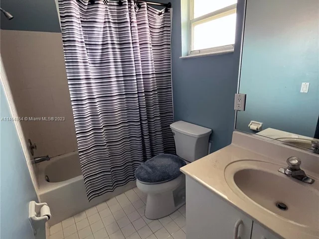 1231 NW 179th Ave, Pembroke Pines FL 33029