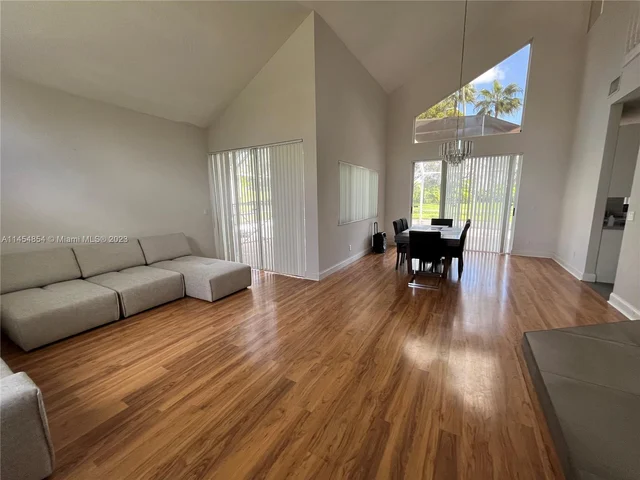 1231 NW 179th Ave, Pembroke Pines FL 33029